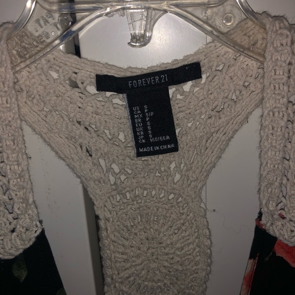 Forever 21 Floral Romper size Small - Picture 3 of 5